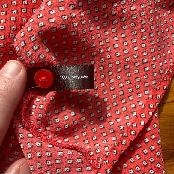 The Limited Sleeveless Button Down Blouse - Picture 8 of 10